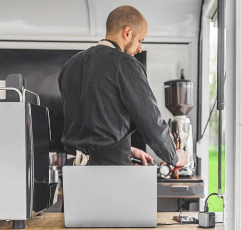 Green Cell (CHARGC08) zidni punjač 65W, 2×USB-C/1×USB-A