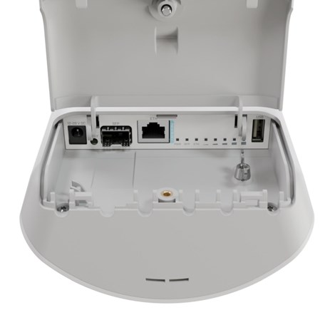 Mikrotik L22UGS-5HaxD2HaxD-15S, 2.4/5GHz Wi-Fi 6, Dual-core CPU,POE-IN (uključen injektor), SFP (2.5G), do 20km, USB Port, 256 MB RAM, Antenna gain: 2.4 GHz - 12 dBi, 5 GHz - 15 dBi