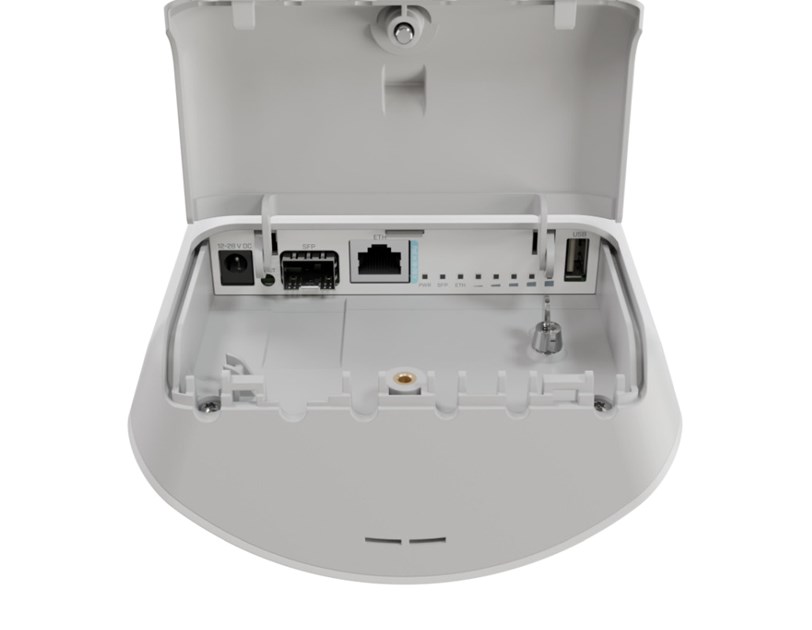 Mikrotik L22UGS-5HaxD2HaxD-15S, 2.4/5GHz Wi-Fi 6, Dual-core CPU,POE-IN (uključen injektor), SFP (2.5G), do 20km, USB Port, 256 MB RAM, Antenna gain: 2.4 GHz - 12 dBi, 5 GHz - 15 dBi