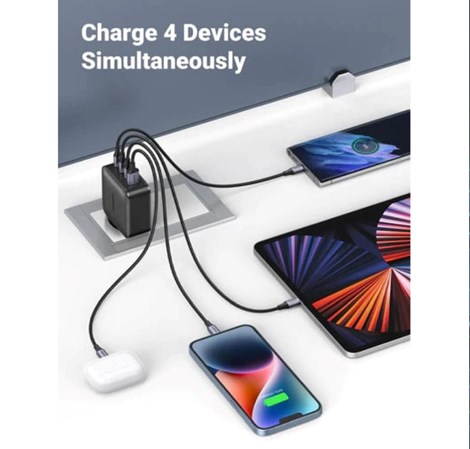 UGREEN GaN Tech zidni punjač 65W, 1×USB-A/3×USB-C, PD3.0/QC4.0+, crni