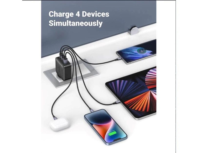 UGREEN GaN Tech zidni punjač 65W, 1×USB-A/3×USB-C, PD3.0/QC4.0+, crni
