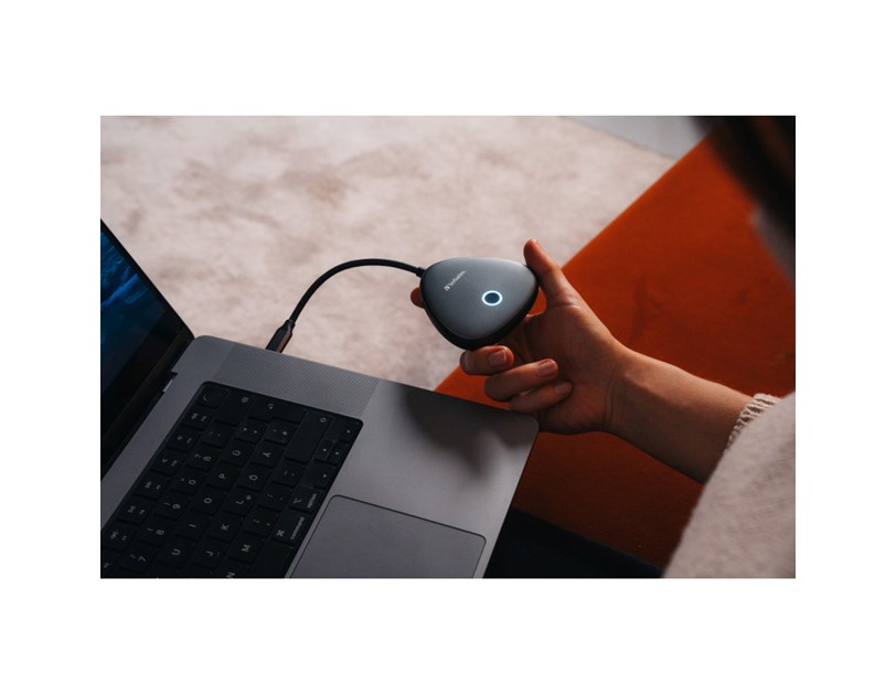 Verbatim Share My Screen USB-C Wireless Display Adapter 4K with Hub WDA-02				