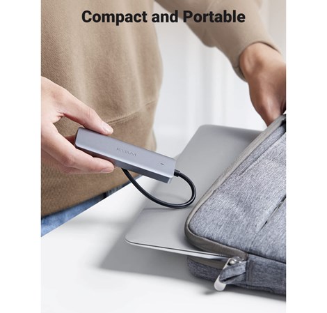 UGREEN 4-portni USB-C HUB 4xUSB-A 3.0 + USB-C power port, sivi