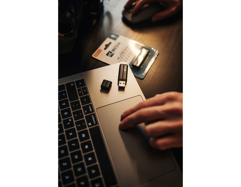 MyMedia USB2.0 64GB, crni
