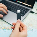 Verbatim PinStripe 16GB USB3.2 Gen1, crni