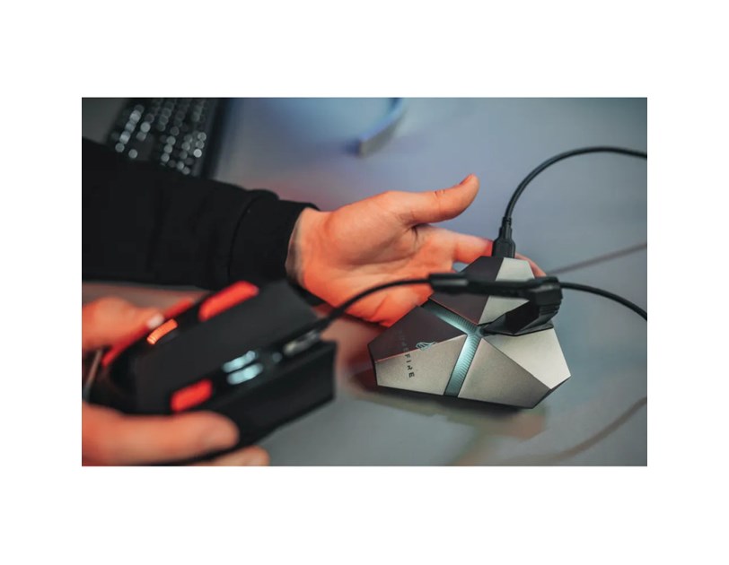 SureFire Axis igraći HUB - držač za miš, 3×USB 3.2 Gen1, 1×MicroSD, RGB LED