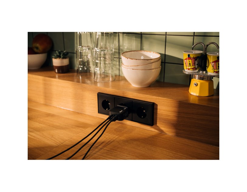 Verbatim Mini GaN zidni punjač 70W, 2×USB-C/1×USB-A, PD/QC 3.0