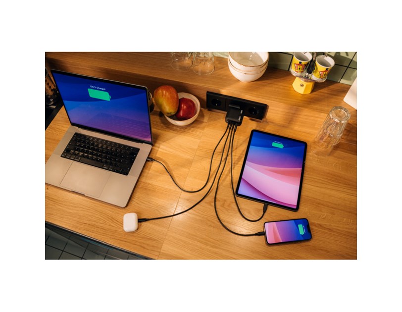 Verbatim Mini GaN zidni punjač 100W, 3×USB-C/1×USB-A, PD/QC 3.0