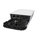 Mikrotik wAP ax (wAPG-5HaxD2HaxD), 800MHz (2 cores), 256 RAM, 128MB NAND, 2×GLAN, 2.4Ghz/5Ghz 802.11a/n/ac/ax, RouterOS v7, vanjsko kućište bijelo, PSU, PoE inj.