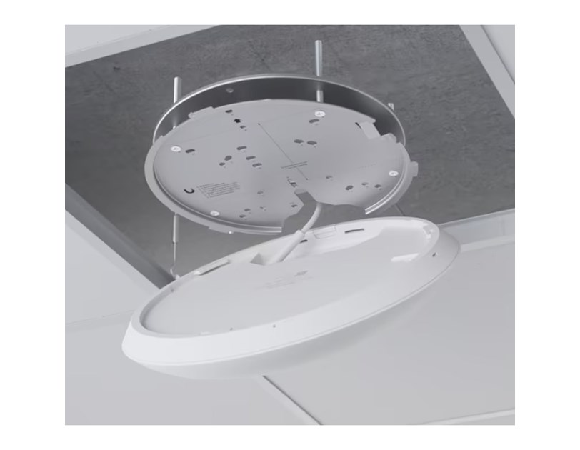 Ubiquiti UniFi U7-Pro-Max Wifi 7 PoE+ stropna pristupna točka 1x2.5 GbE RJ45 port, 25W