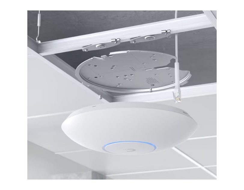 Ubiquiti UniFi U7-Pro-Max Wifi 7 PoE+ stropna pristupna točka 1x2.5 GbE RJ45 port, 25W