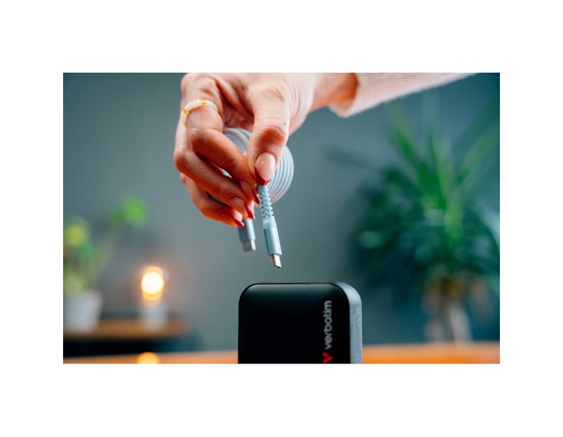 Verbatim Sync & Charge Magnetic kabel USB-C na USB-C 100W 120 cm - plavi