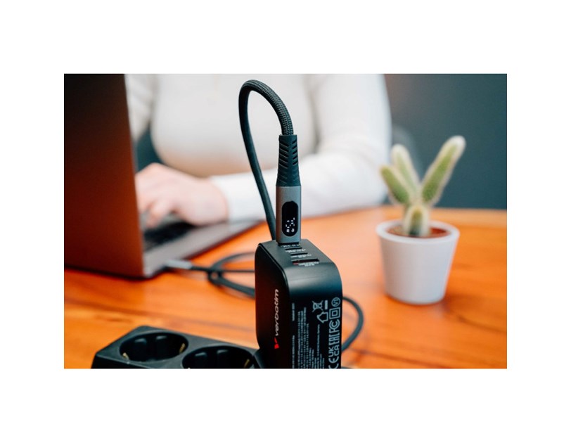 Verbatim Sync & Charge kabel USB-C na USB-C, USB4, 240W 40 Gbps zaslon 120 cm