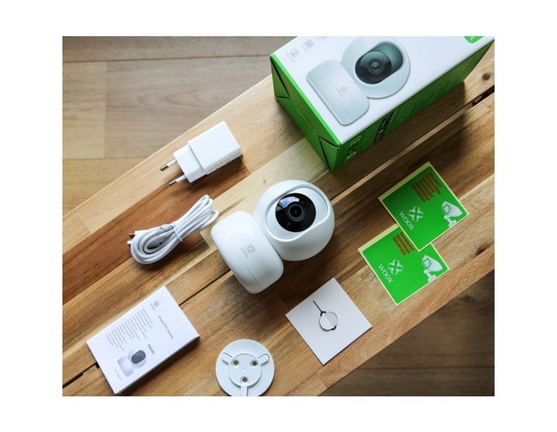 WOOX WiFi Smart PTZ kamera, Pan/Tilt/Zoom, Full HD 1080p, 360°/104°, microSD, Wooxhome app, glasovna kontrola - Alexa & Google Assistant (R4040)