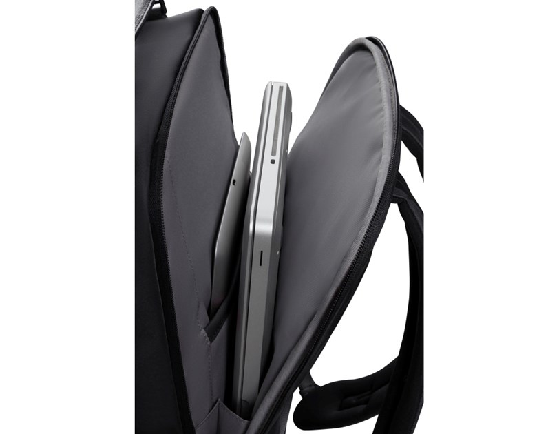Samsonite Karissa Evo torba za 15.6" prijenosnik, 19,5 L, crna
