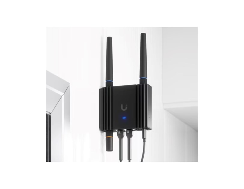 Ubiquiti UMR-Ultra LTE router