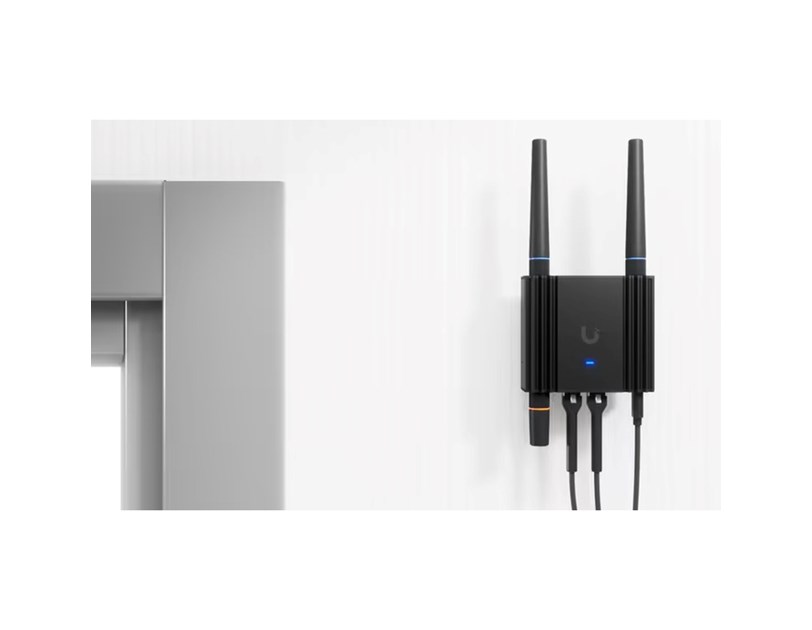 Ubiquiti UMR-Ultra LTE router