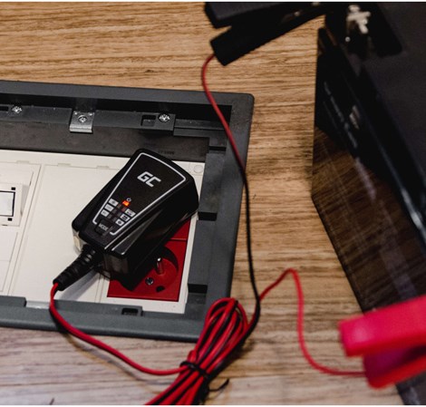 Green Cell (ACAGM06) punjač za AGM, Gel i Lead Acid 6V / 12V, punjač za AGM06, crni