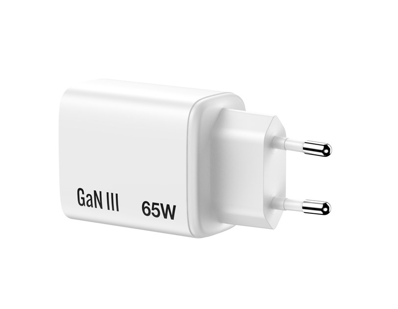 Verbatim GaN Essentials zidni punjač 65W, 2× USB-C i 1× USB-A, bijeli